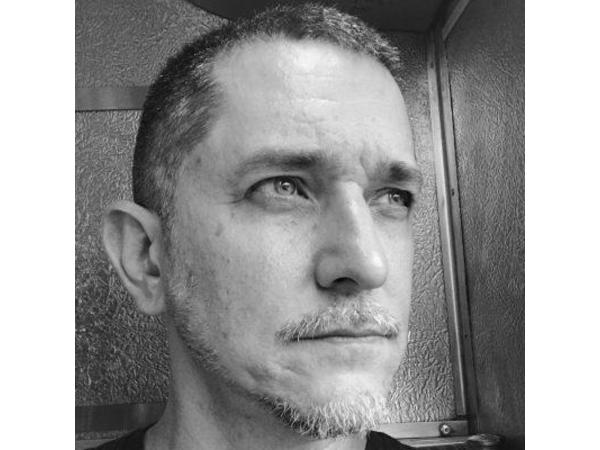 Geek Vibes Live Interview : Mark Hughes episode artwork
