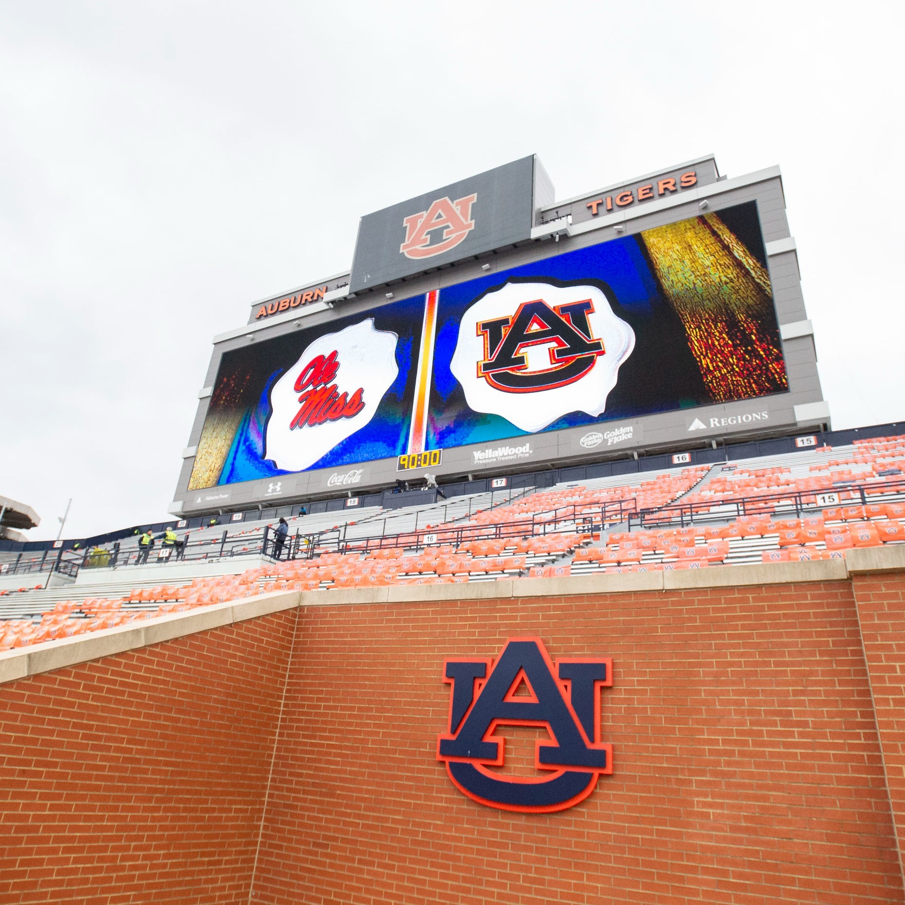 Blue Delta Jeans Postgame Show: No. 10 Ole Miss falls flat in 31-20 loss at No. 18 Auburn
