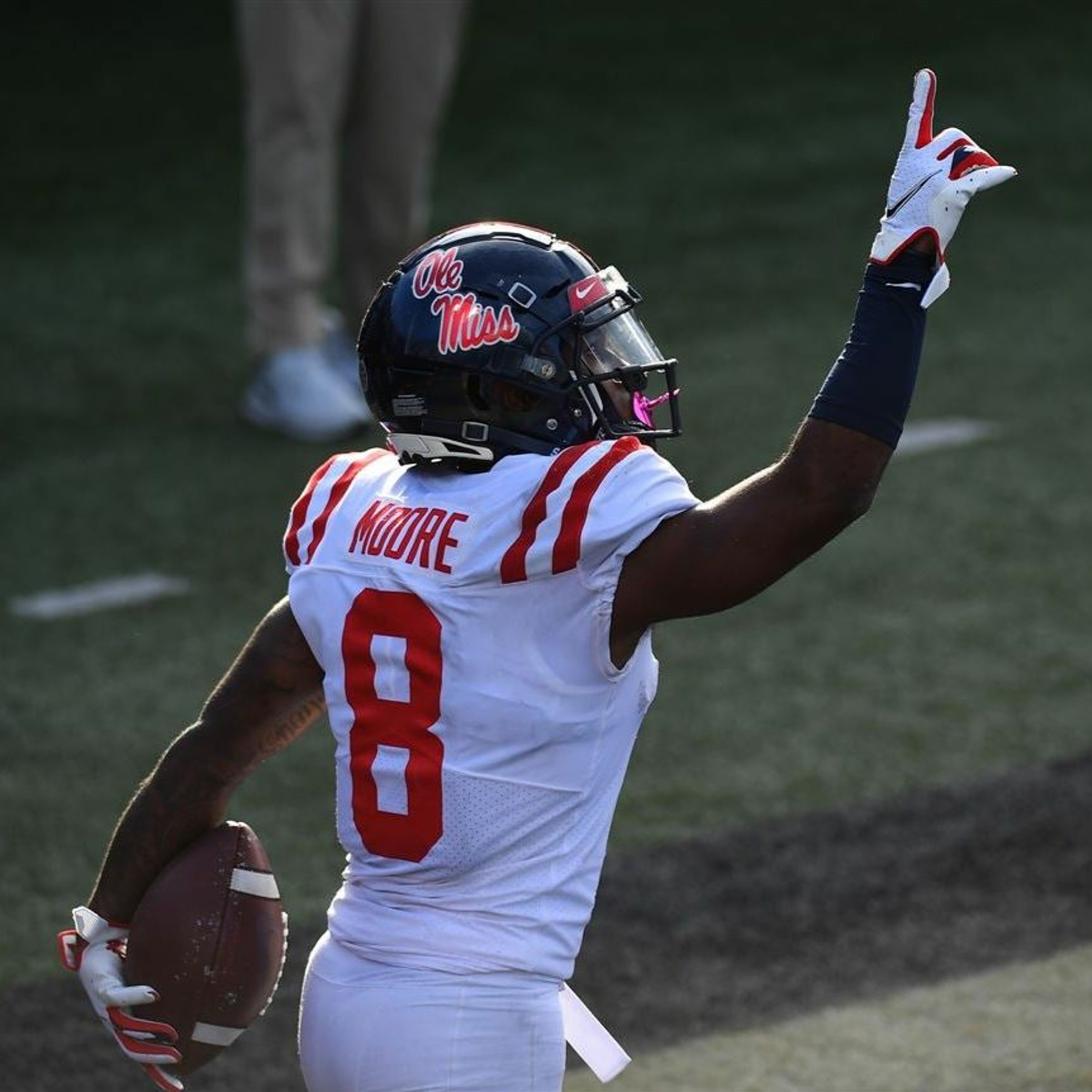 Mailbag: Elijah Moore, greatest wide receiver in Ole Miss history? Let's debate. episode artwork