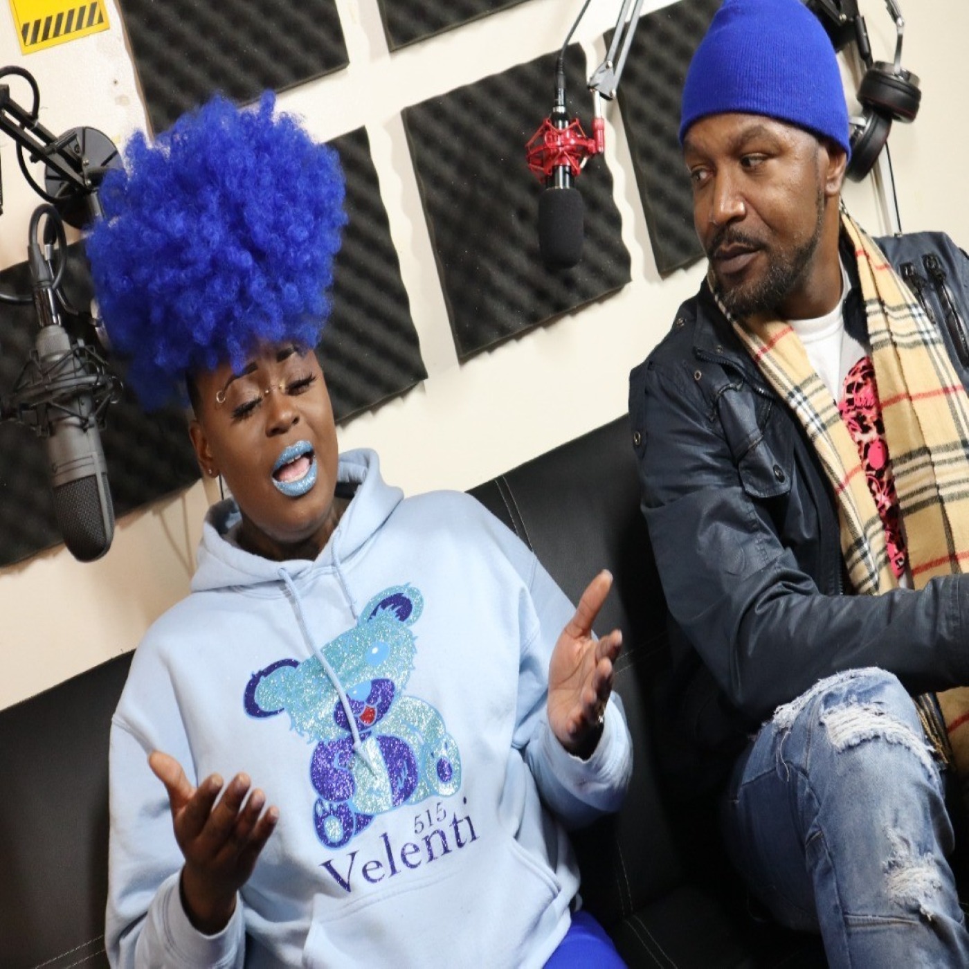 Holli D Bars x Talks Growing Up In Chicago x Her Smash  Single War + More! episode artwork