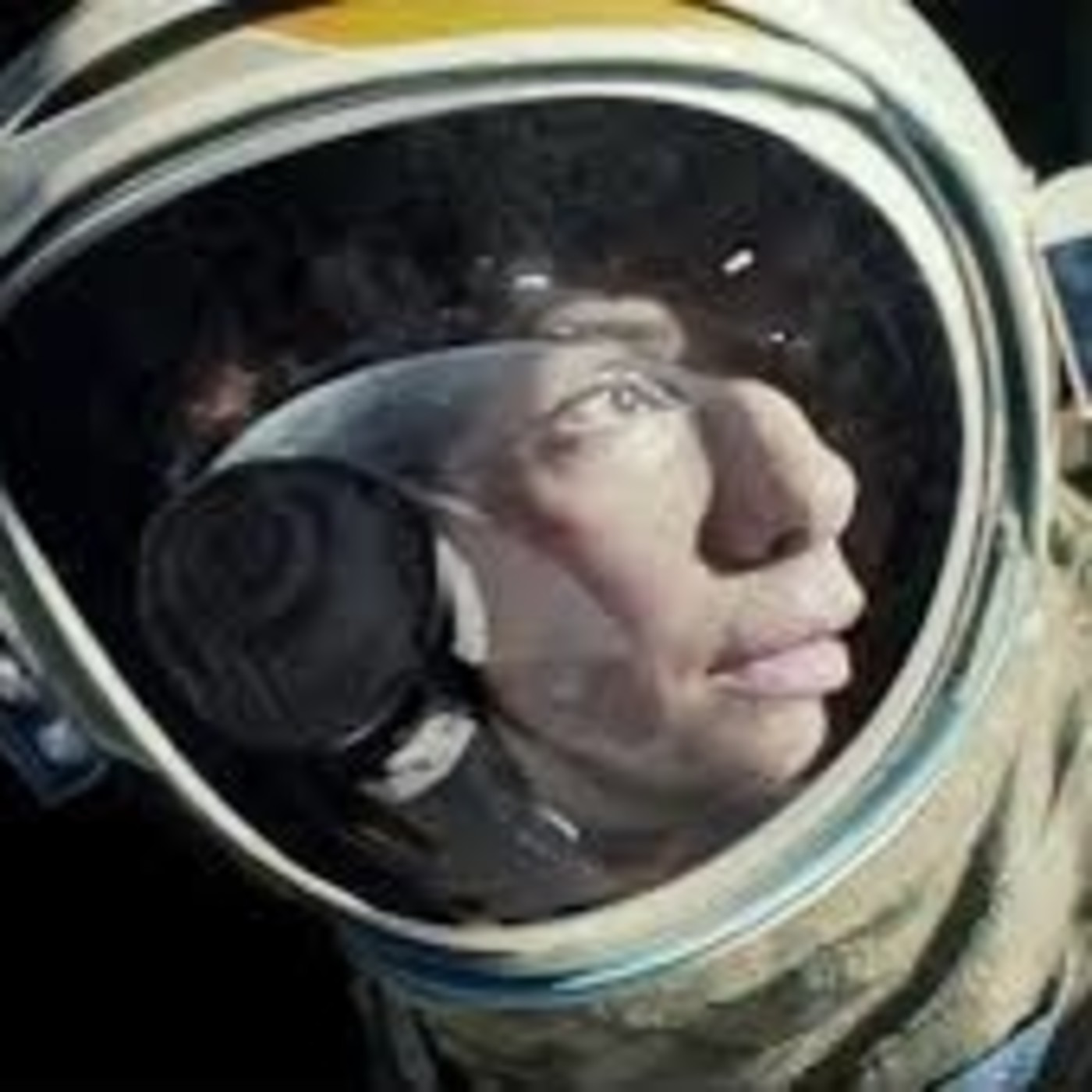 Gravity-Dar la vida por los demás y la vivencia de la fe en situaciones límite - Episodio exclusivo para mecenas episode artwork