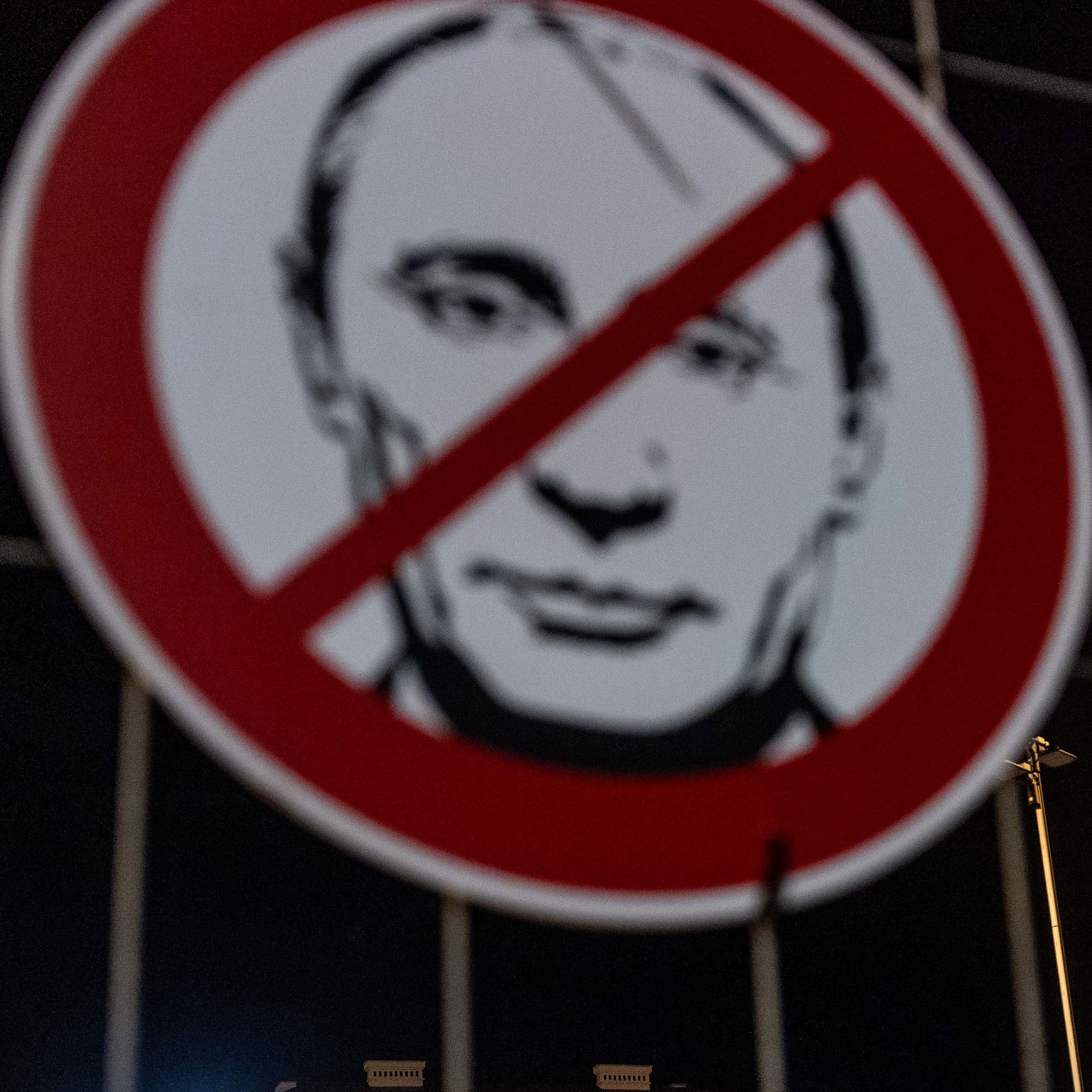 Putin’s War: What is to be Done? Katrina vanden Heuvel, plus Elie Mystal on the constitution