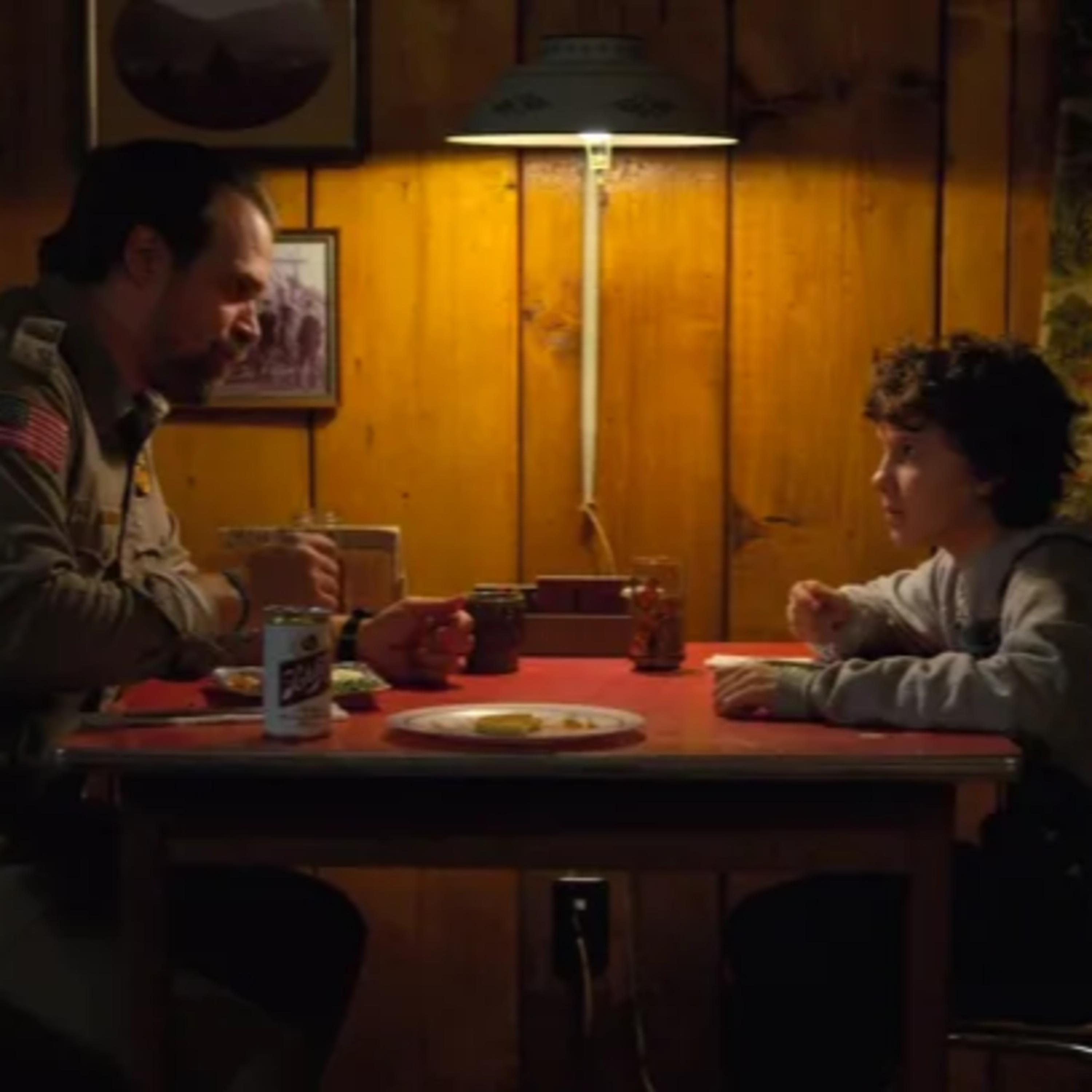 "Chapter One: MADMAX" ( Stranger Thing 2 ) episode artwork