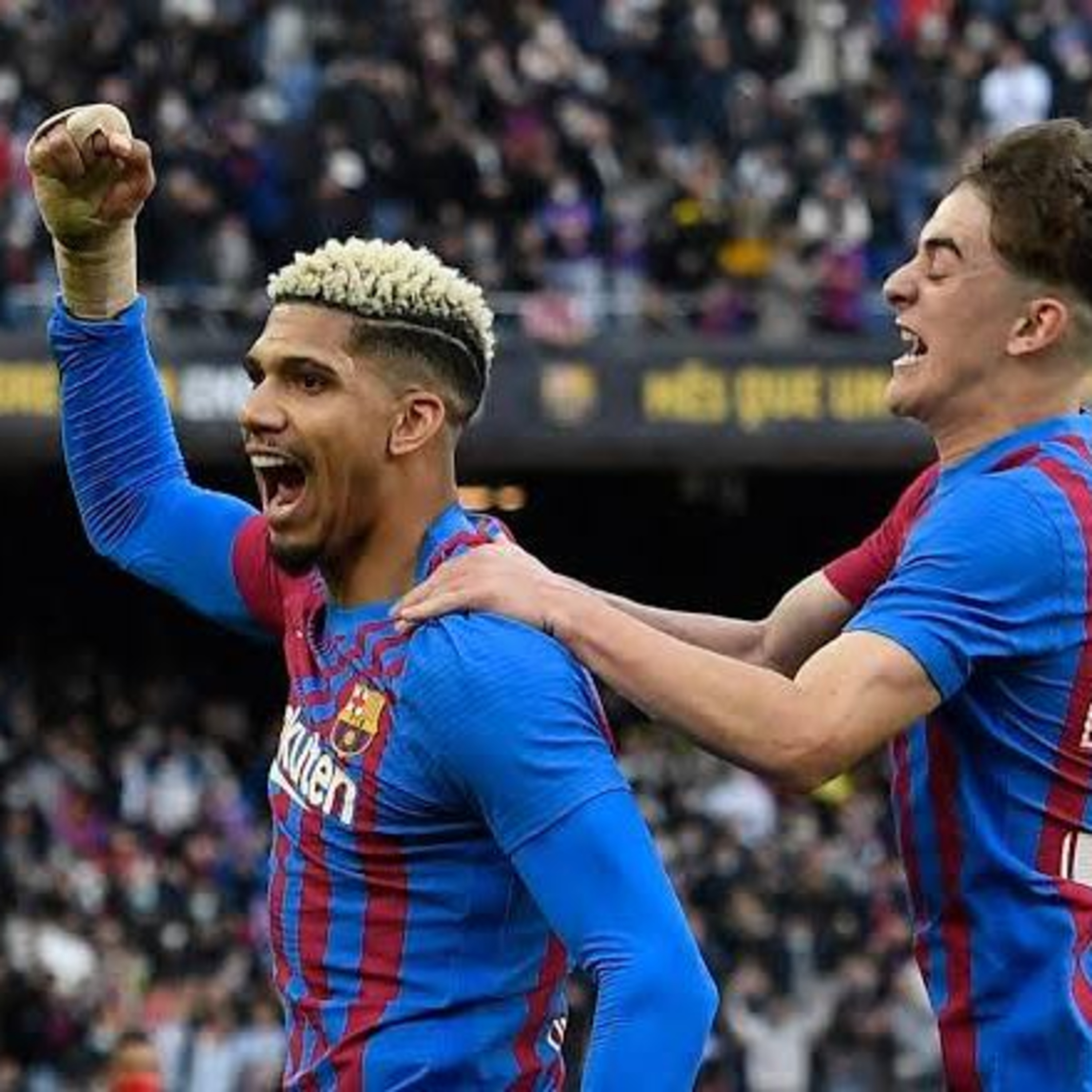 Latest Football and Entertainment news & Updates, top scores, live scores, fixtures and discussions.