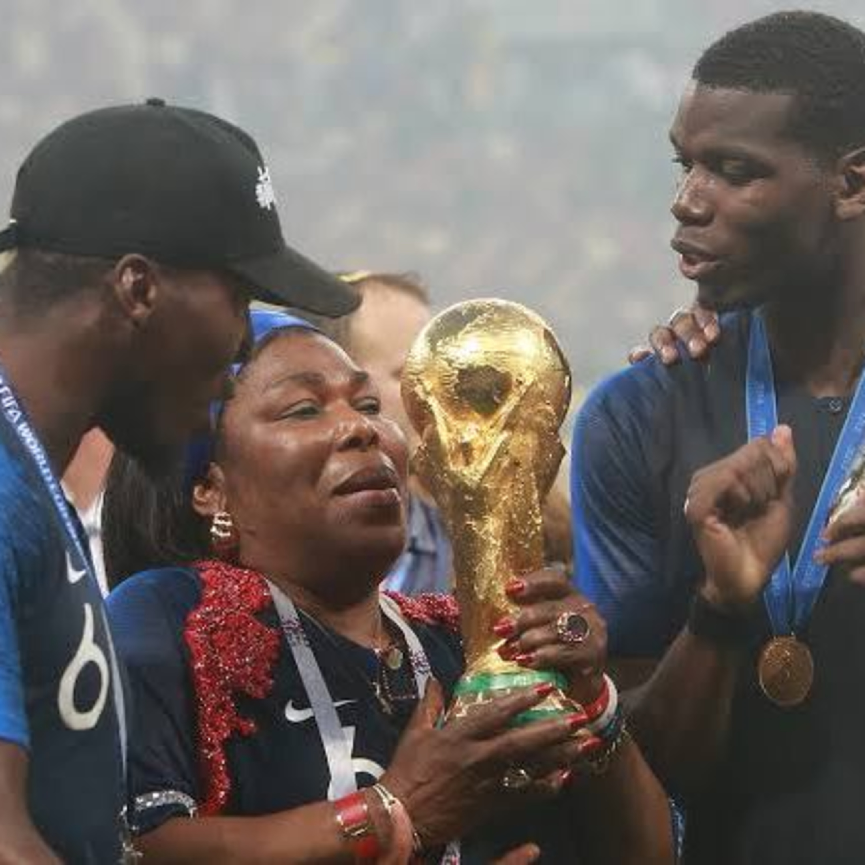 Latest Football and Entertainment news & Updates, top scores, live scores, fixtures and discussions.