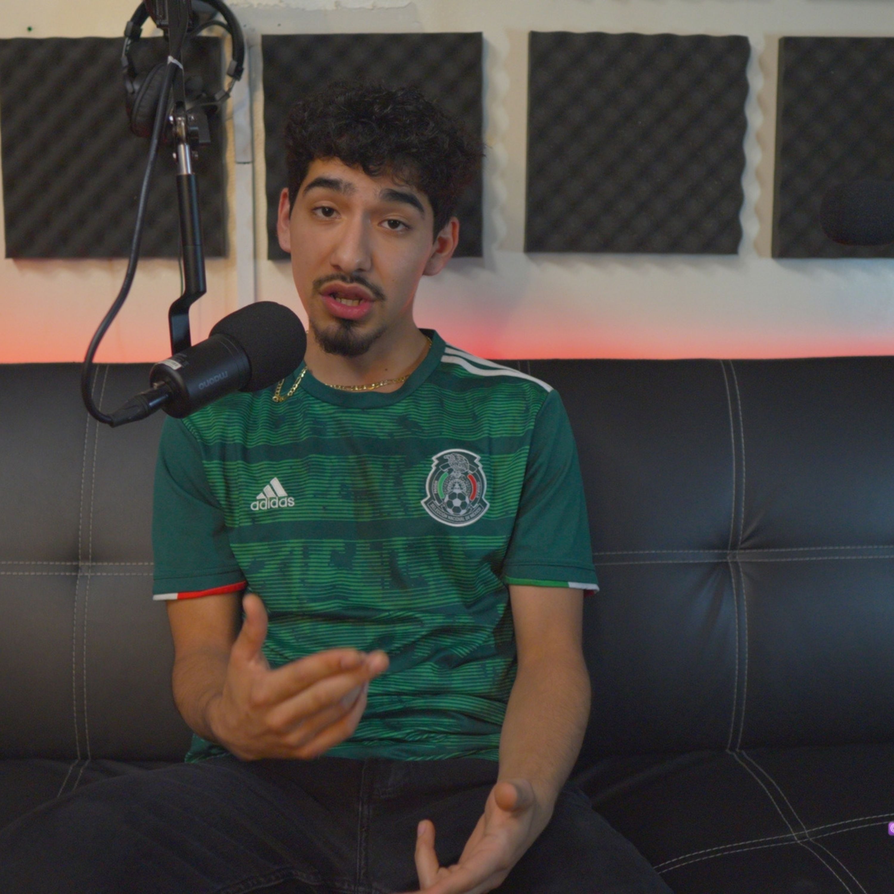 Mockton (Full Interview) Talks Recording His Own Music x Semi-Pro Soccer + More! episode artwork