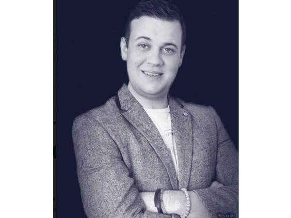 High-Value Relationship Building W/Phil Pelucha episode artwork