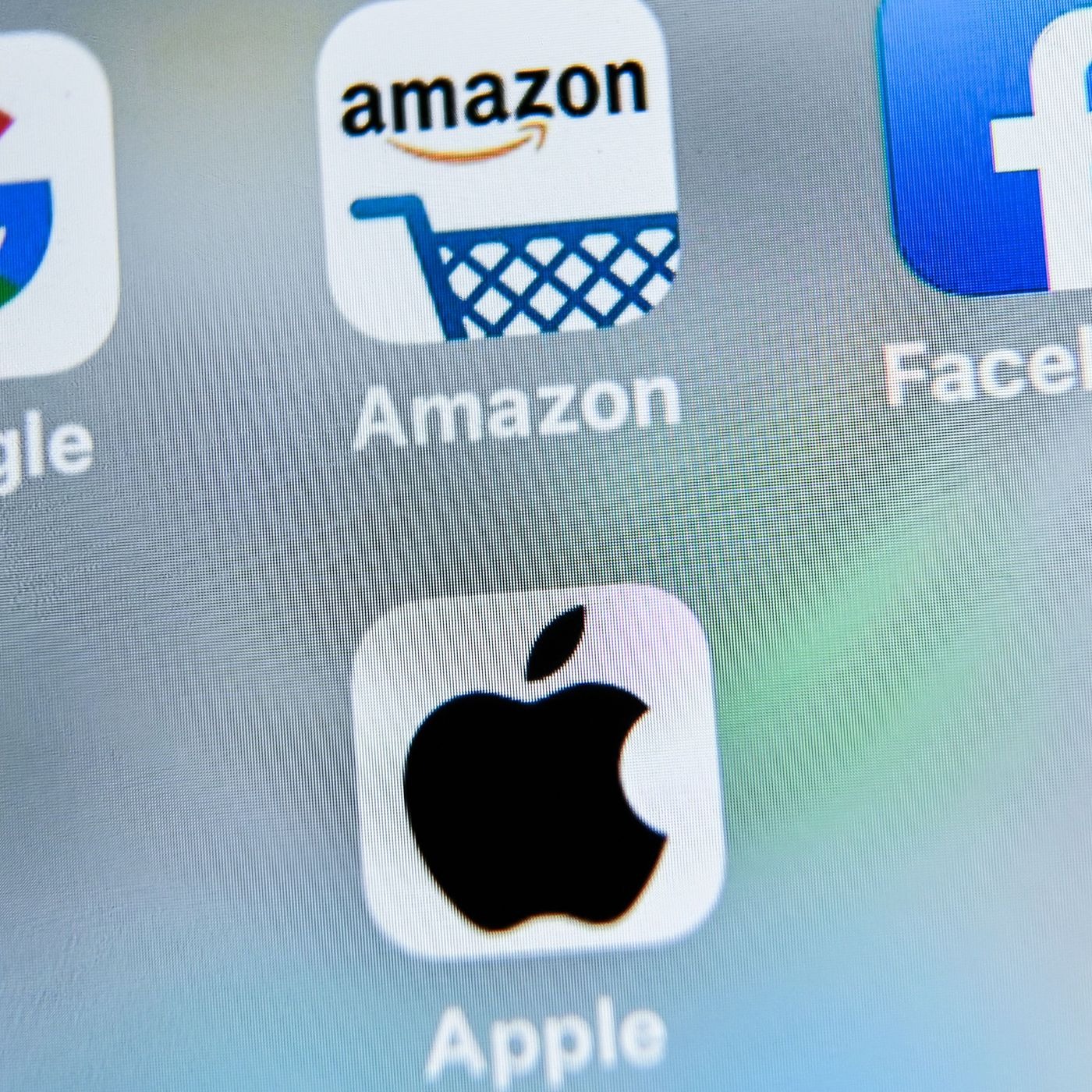 Big tech companies swarming with ex-FBI, CIA agents as social media becomes part of ‘national security episode artwork