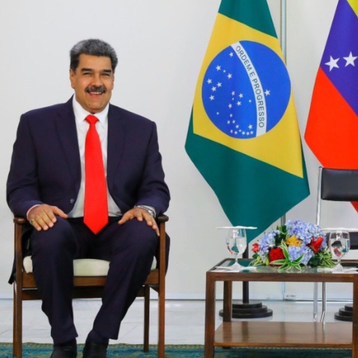 Isolationisam Ends;  Maduro Visits Brazil