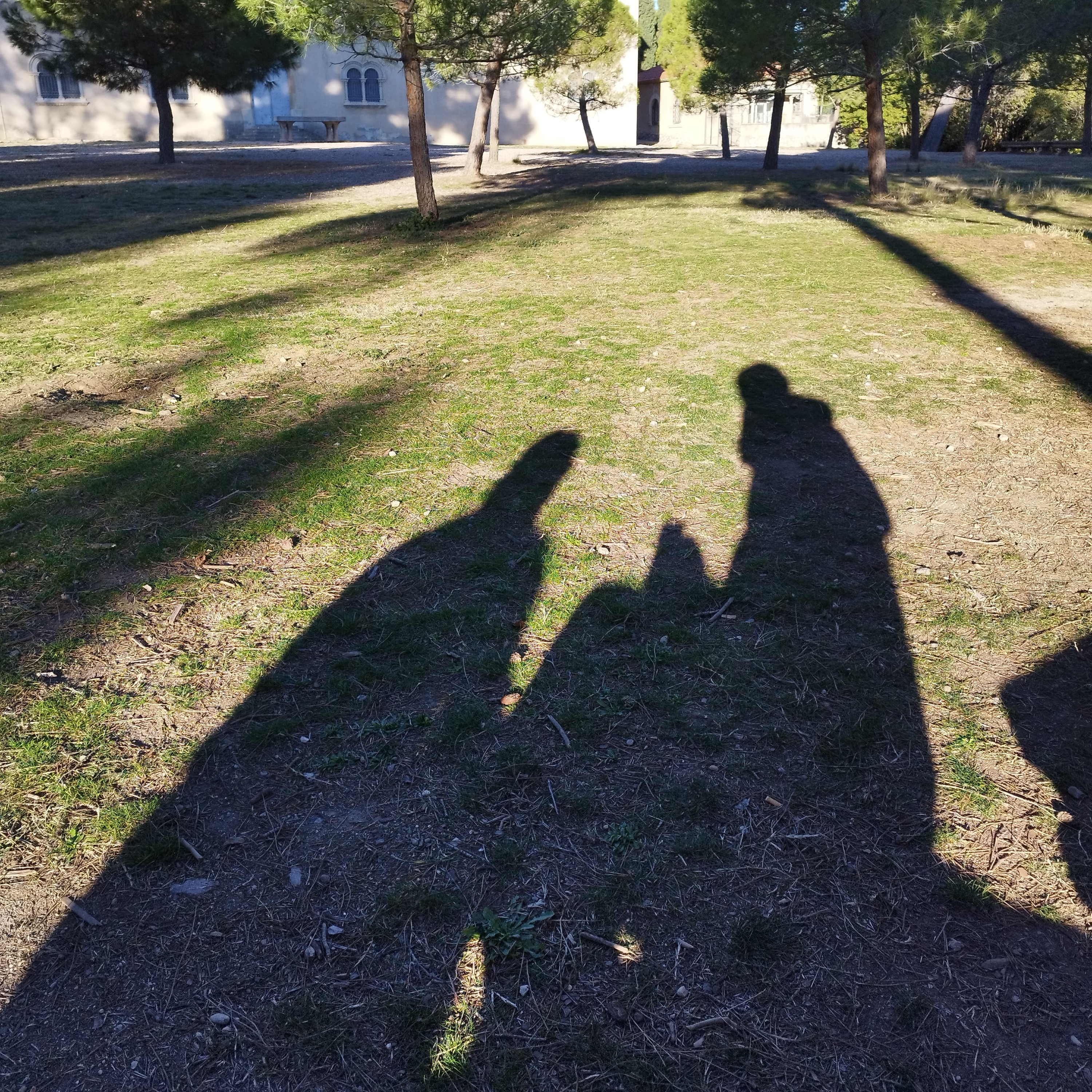 (RE)VISIBLES