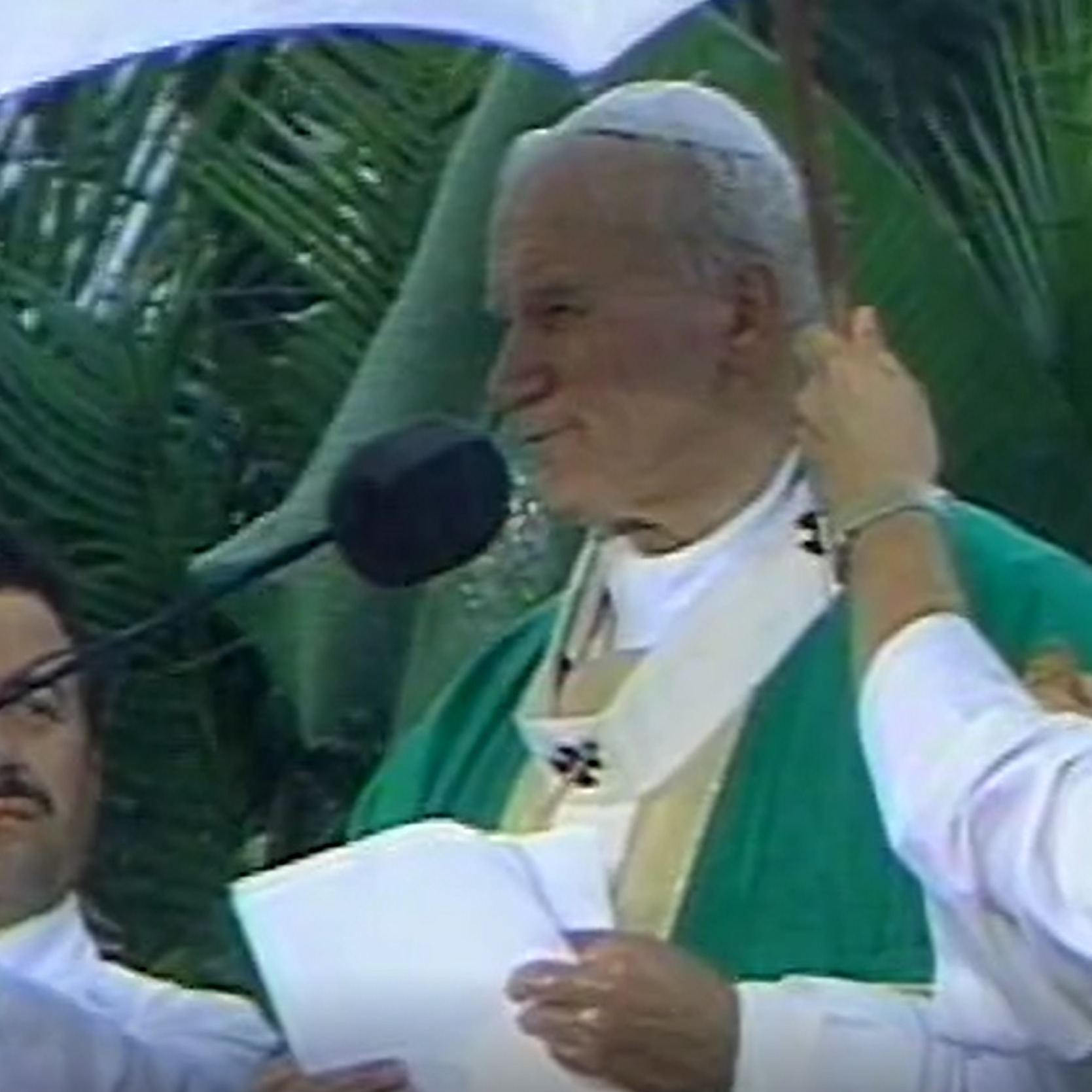 September 11, 1987: Pope John Paul II delivers mass in Miami's Tamiami Park