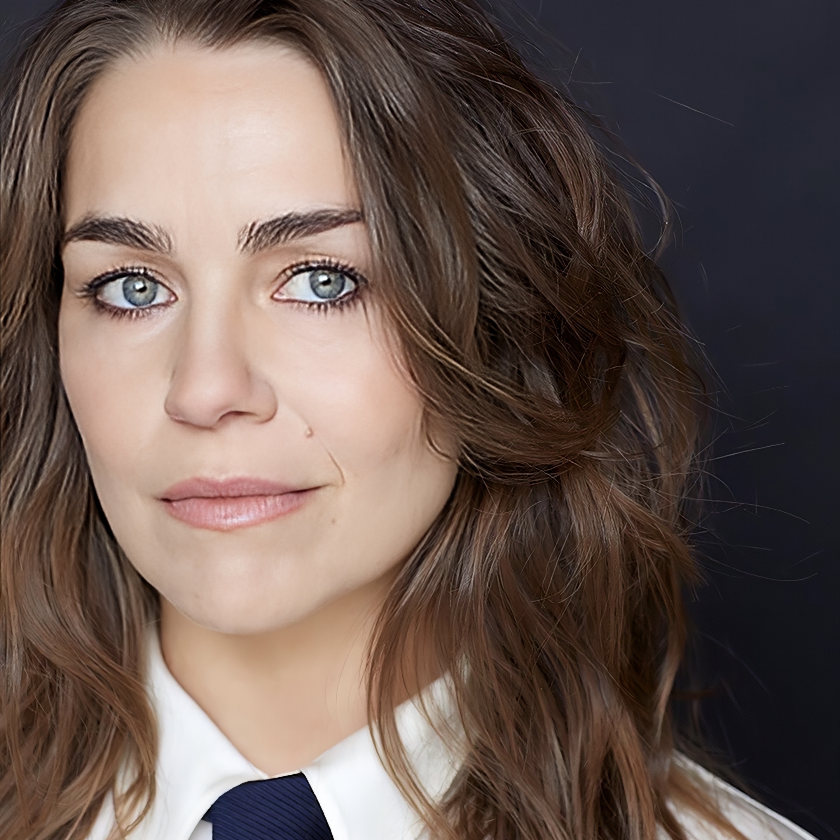 324 - Nell Teare - Director, Writer, Actor - Shooting On Film, When To Call It Quits, And Exploring Grief Through Filmmaking