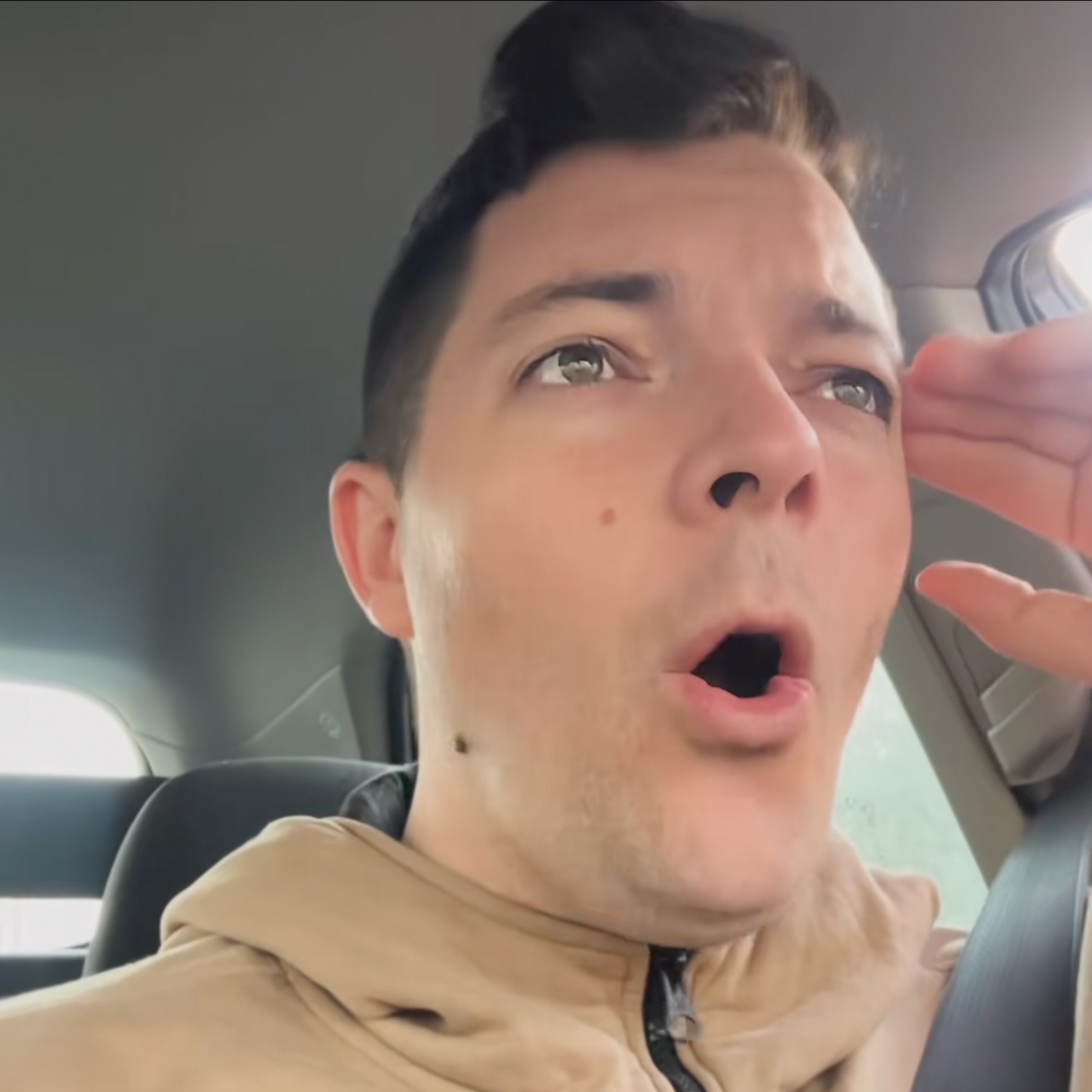 Xa nhà cùng Tee Pham