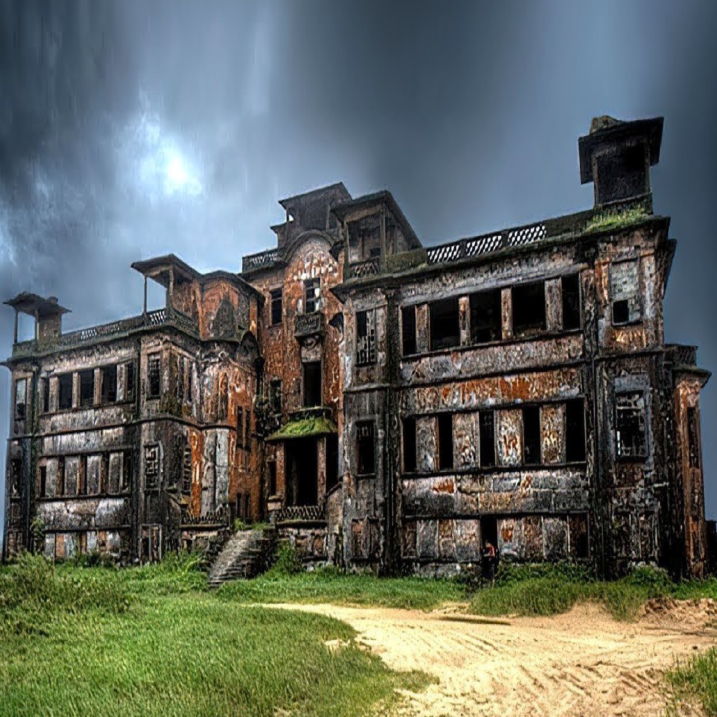 Incredible Secrets of Abandoned Places Forgotten by The World