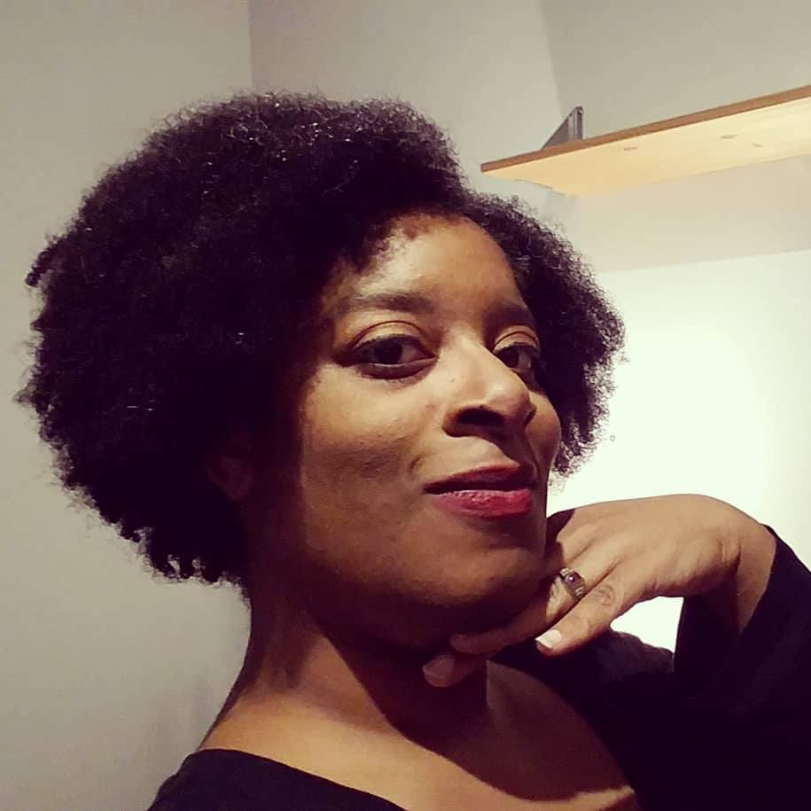 Becoming a Writer & Comedienne in Madrid with Khephra White episode artwork