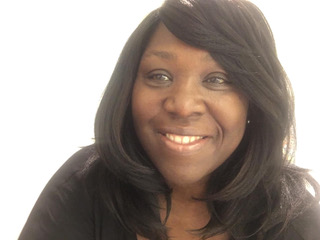 Manage Your Finances Abroad with Lisa R. Mitchell episode artwork
