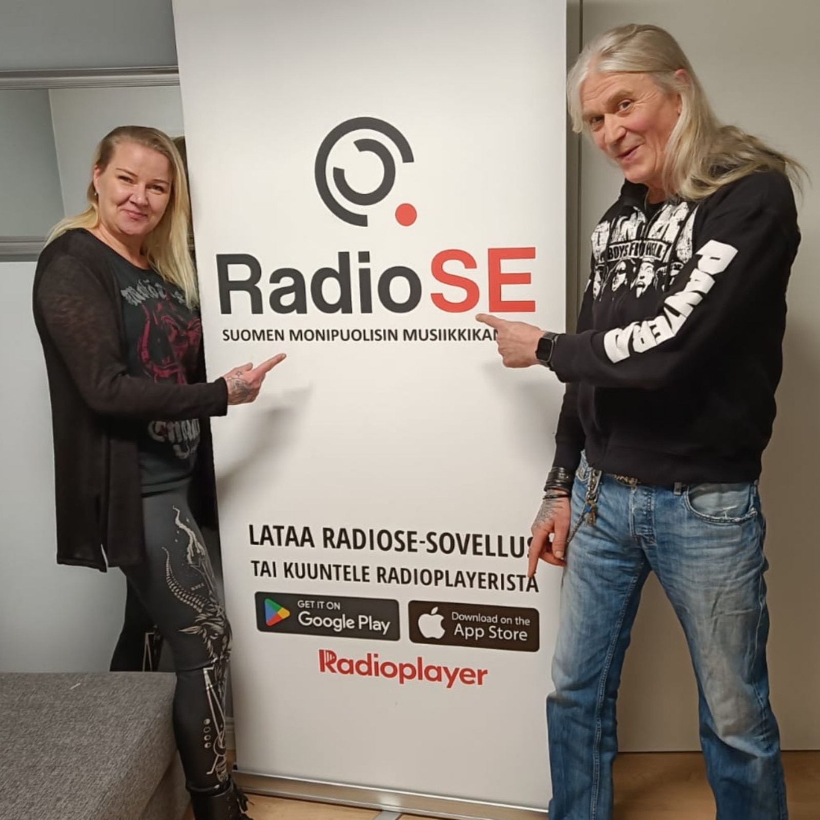 Blackfeel-yhtyeestä studiovieraina laulaja Anne Hovi ja kitaristi Vesa Kurvi episode artwork