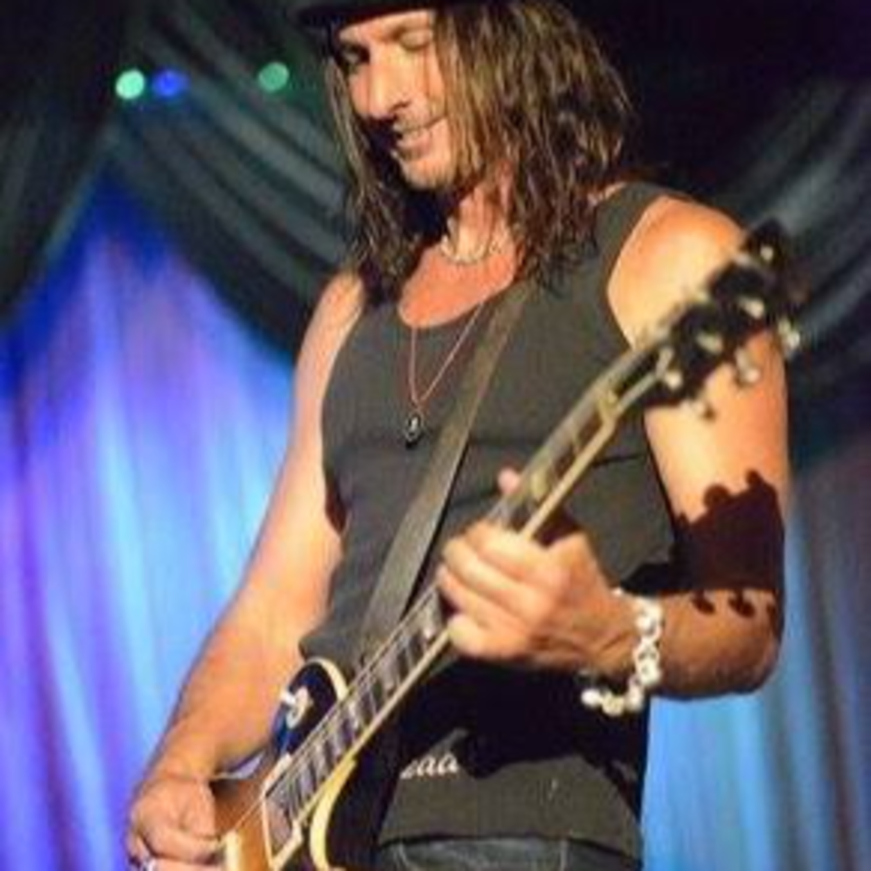 Ep 120 Bang Tango & Solo guitarist Mark Knight talks gear & performs a live acoustic set. episode artwork