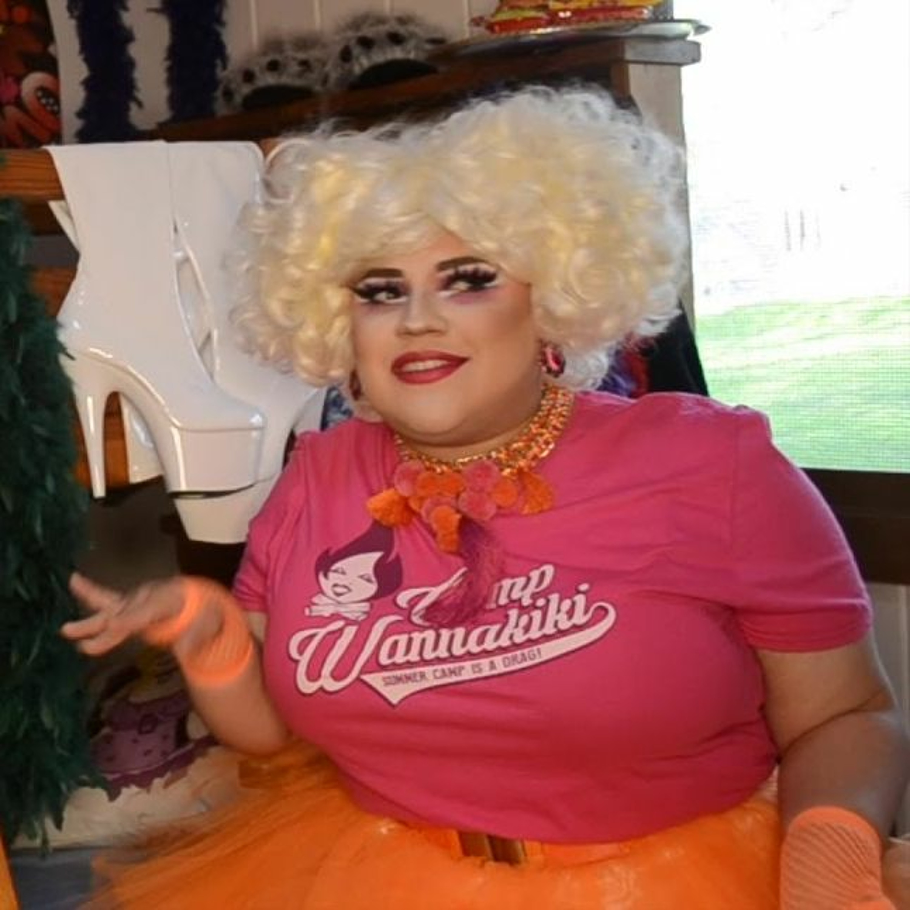 Munchin cookies (featuring Barbra Wyre) (guest co-host Biqtch Puddin') episode artwork