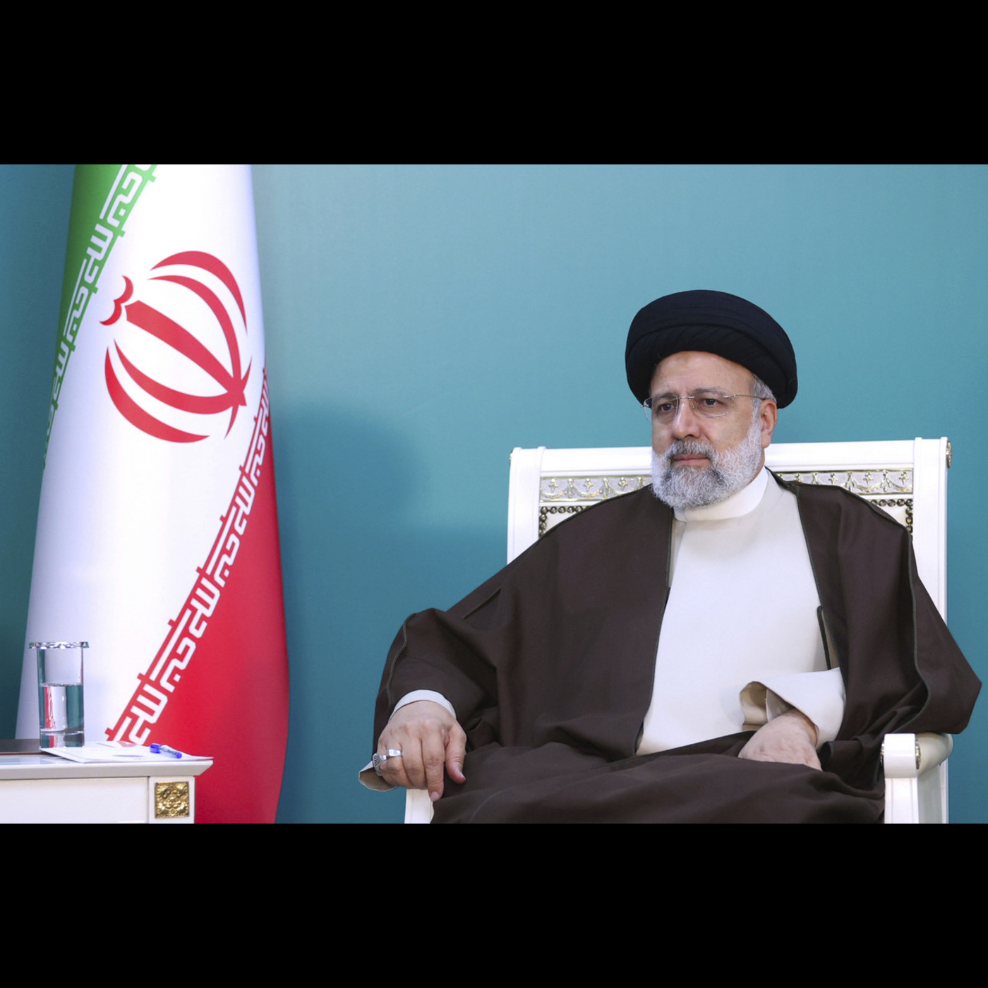 Trump threatens bombing if Iran does not make nuclear deal