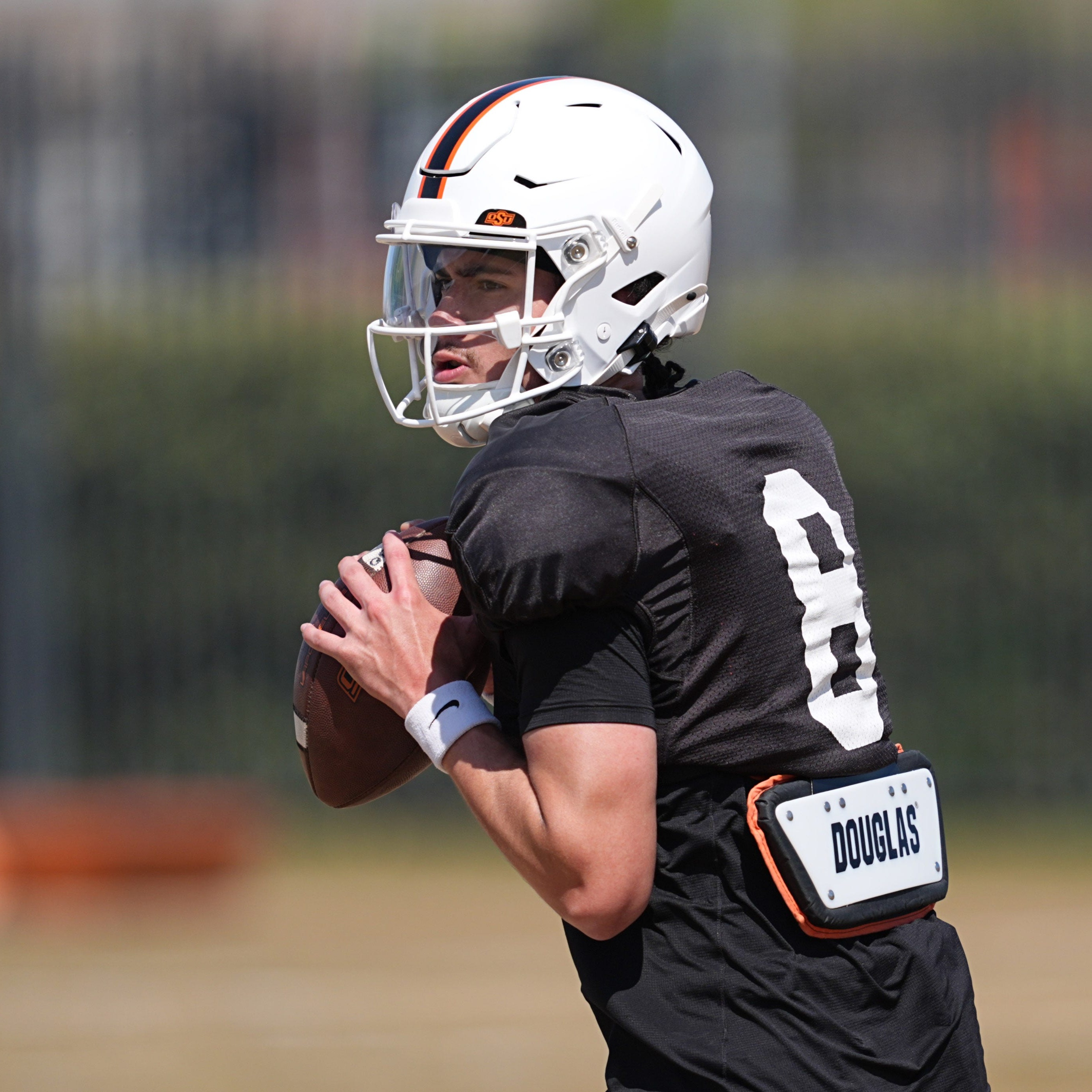 Rebels see top recruiting targets, Ole Miss adds transfer QB Maealiuaki Smith