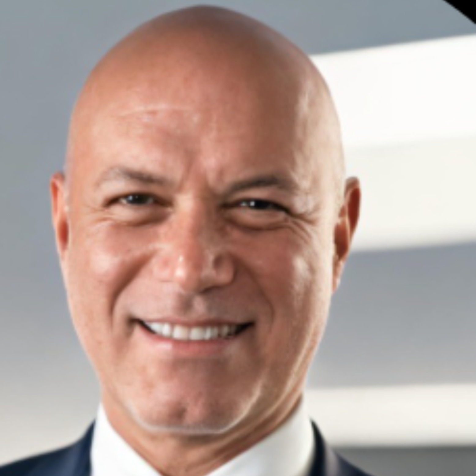 Ep. 208 LATAM’s Clinical Trials Revolution: A Deep Dive with Julio, Medtech Visionary