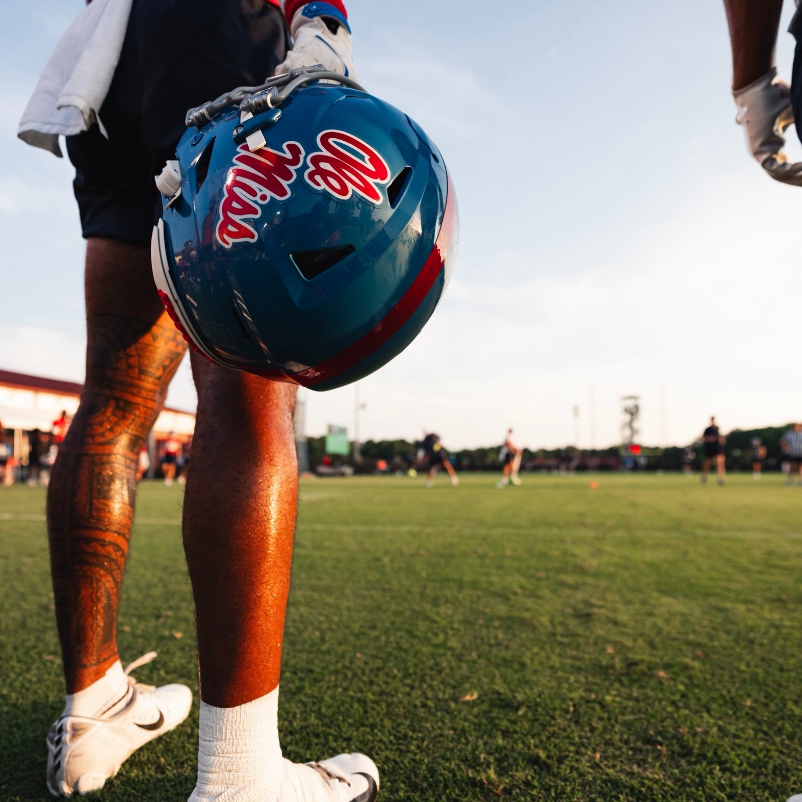 Red and Blue Crew: Simmons flew Ole Miss WRs to his hometown over the off-season