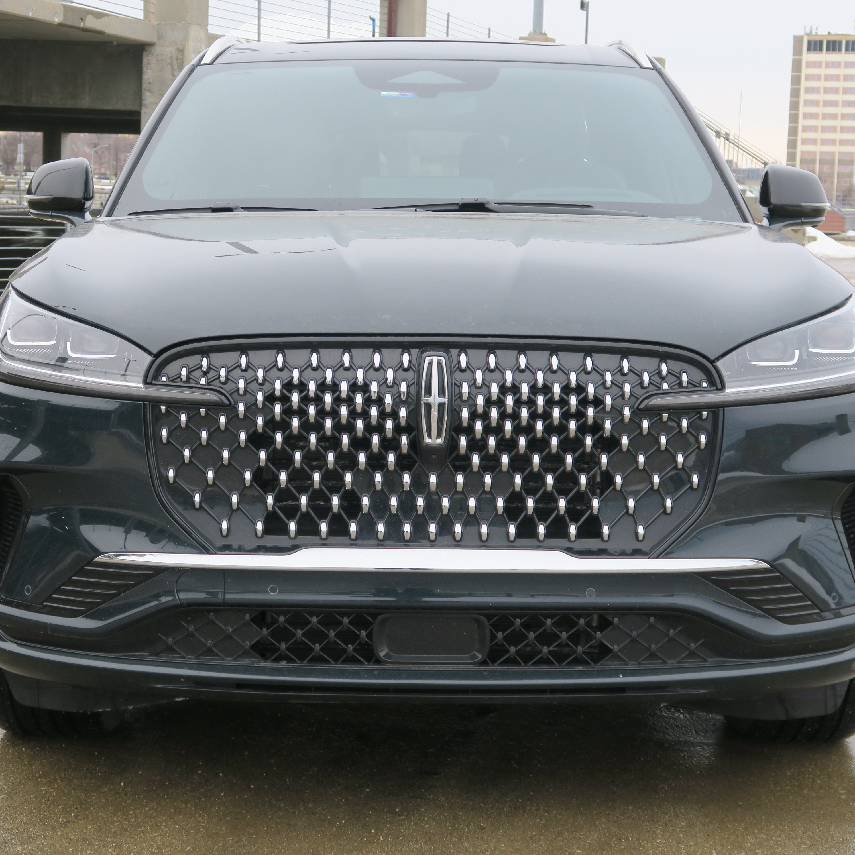 Ford's Lincoln Problem: Too Much History, Not Enough Future episode artwork