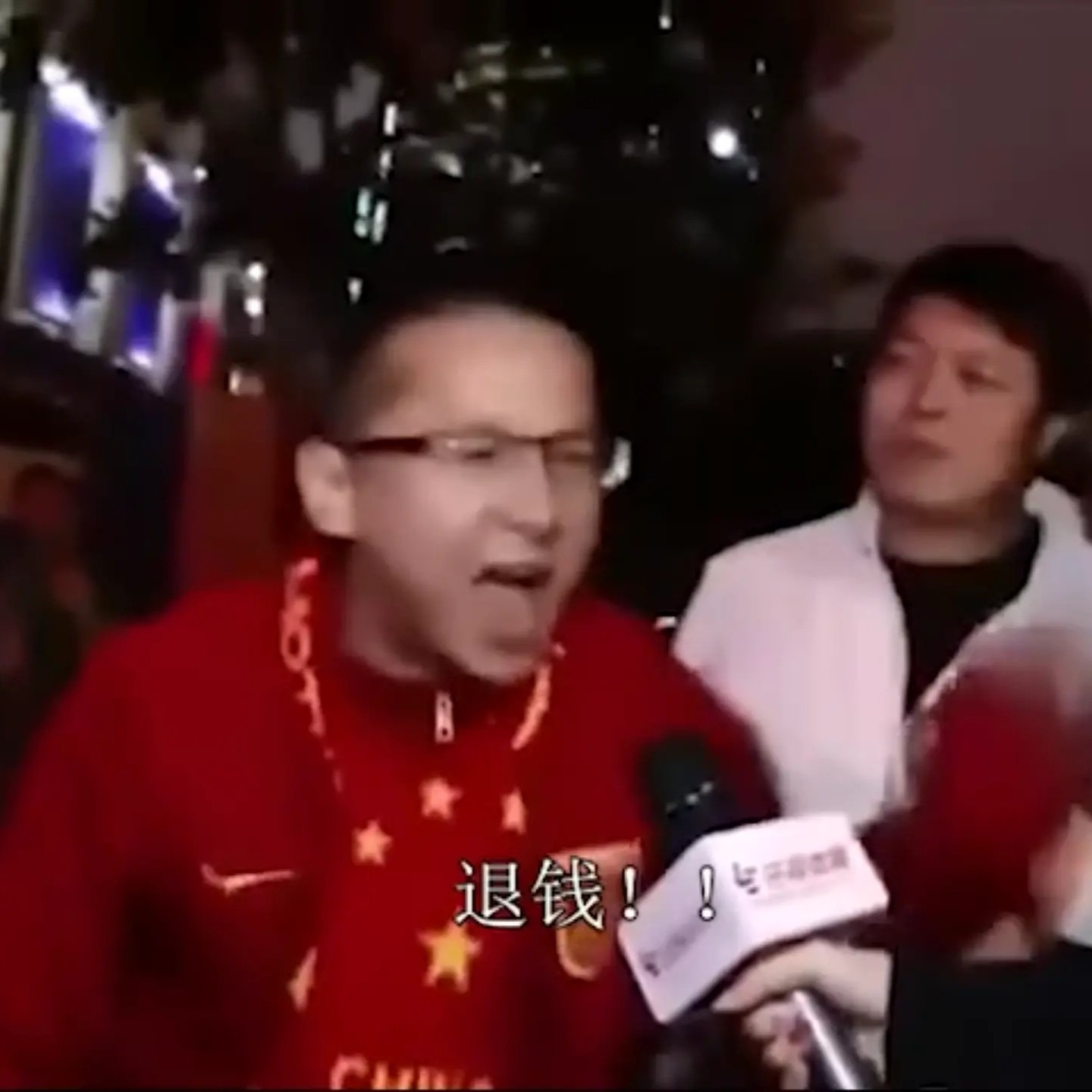 巴别塔词典 - 第155集：队蜜还是人蜜？无法摆脱的饭圈体育