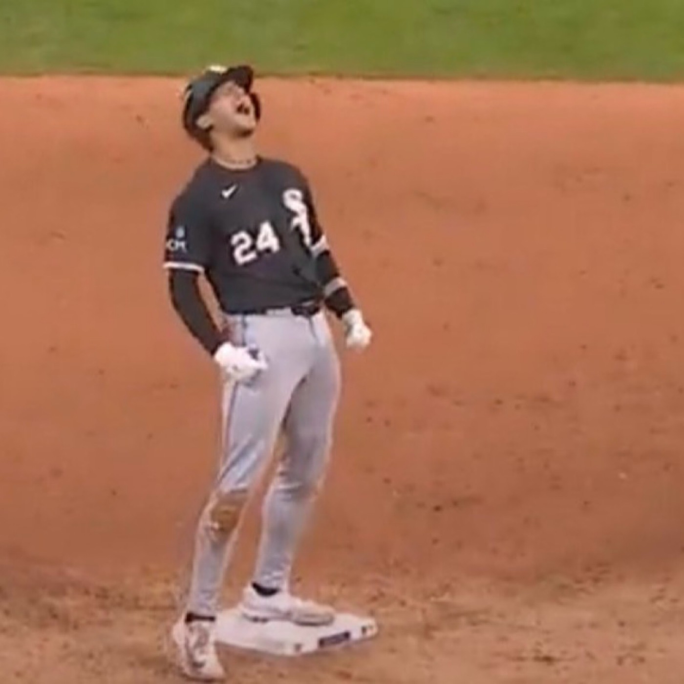 White Sox Find A Way In Game 2