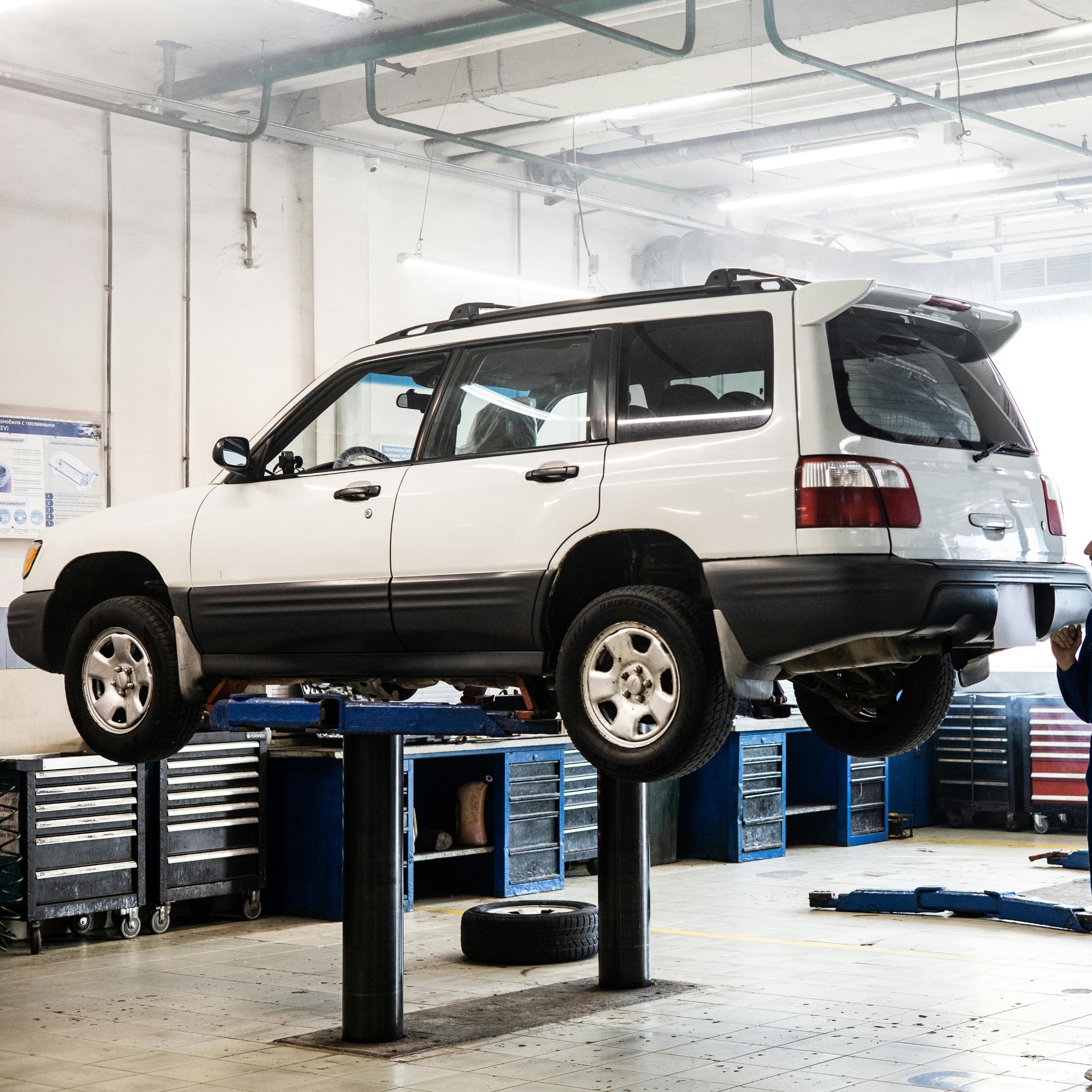 The 4-Post Auto Lift: Enhancing Fleet Maintenance and Storage in Industrial Settings episode artwork