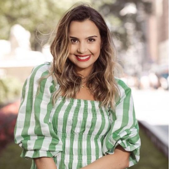Episode 22: Motherly Fashion with Flavia Soares episode artwork