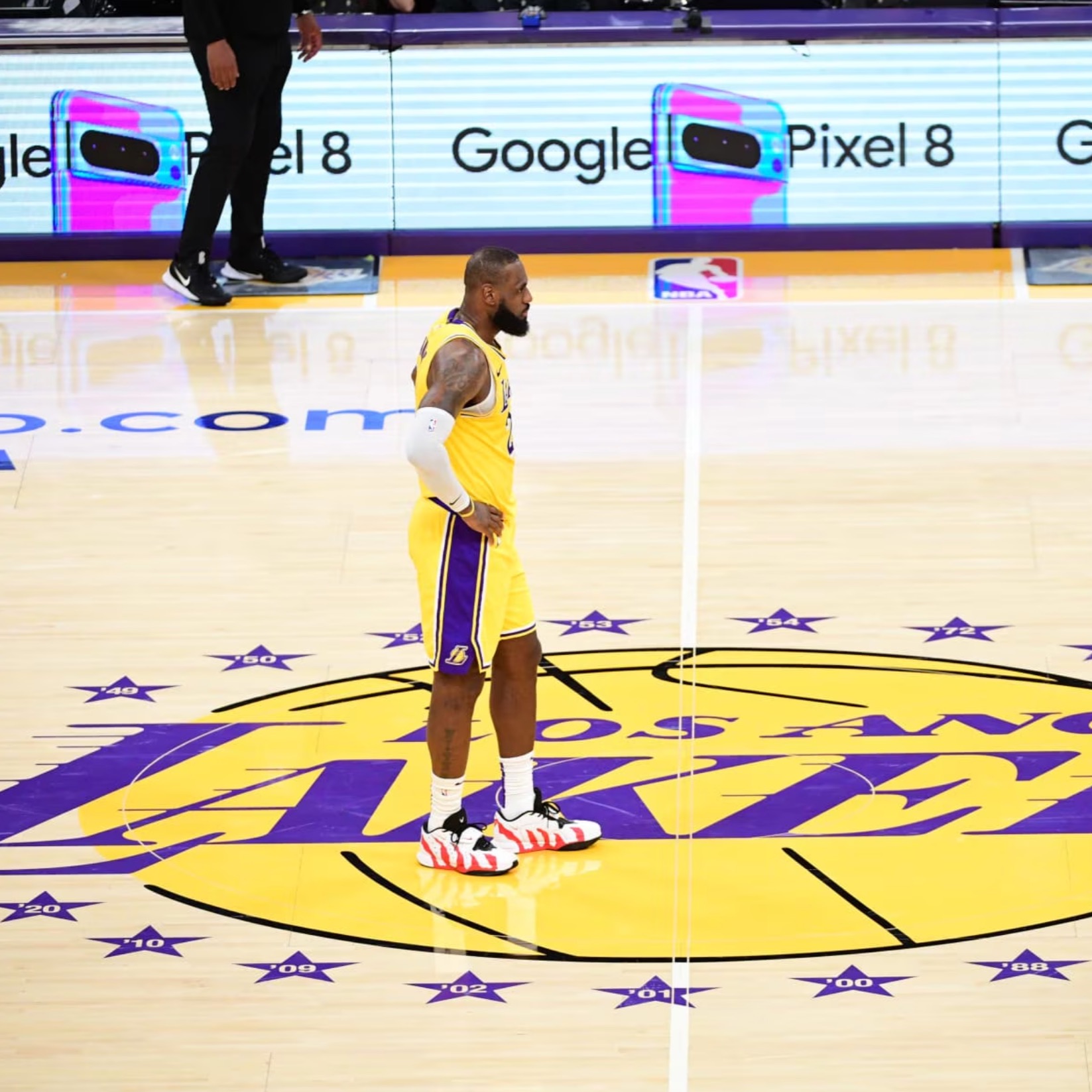 Lebron-Less Lakers (Short) episode artwork